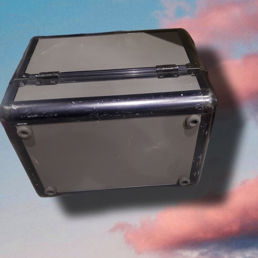 Mac Cosmetics Three Tiered Train Case - image 4